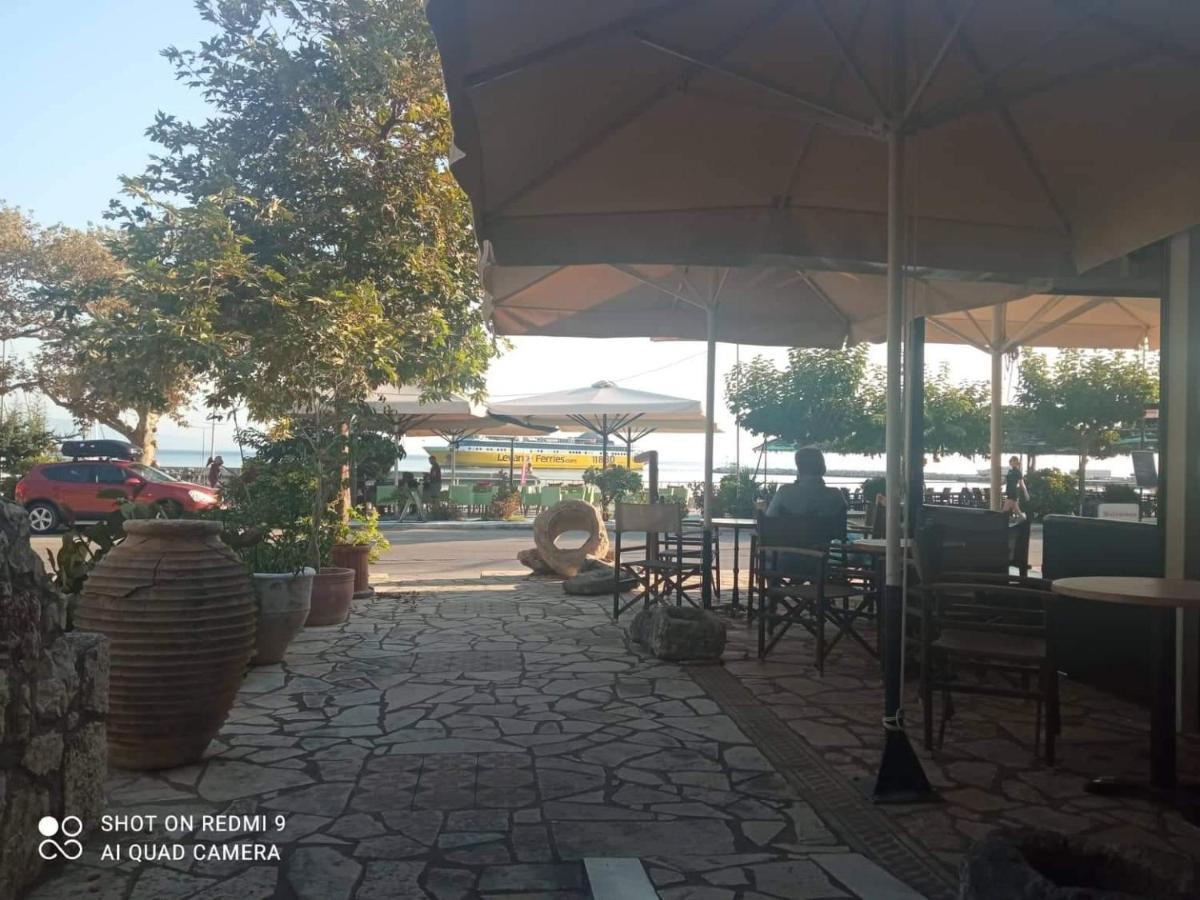 Vasilis Travlos Apartment بوروس المظهر الخارجي الصورة