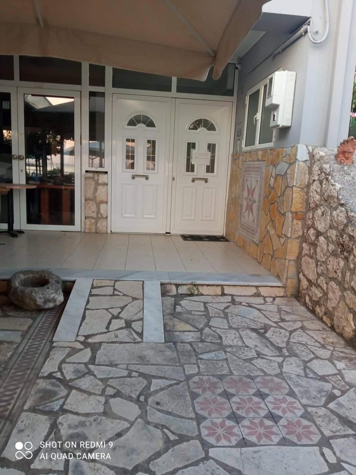 Vasilis Travlos Apartment بوروس المظهر الخارجي الصورة