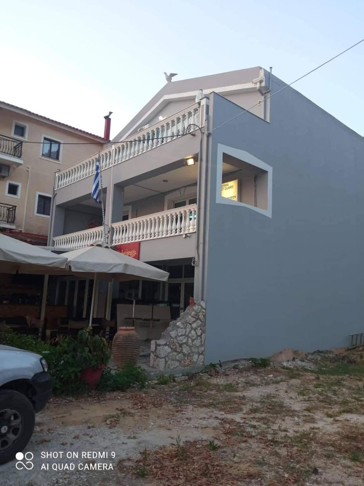 Vasilis Travlos Apartment بوروس المظهر الخارجي الصورة
