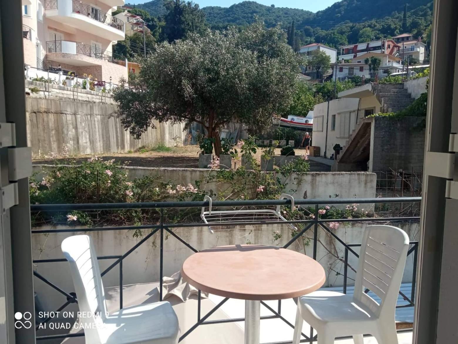 Vasilis Travlos Apartment بوروس المظهر الخارجي الصورة
