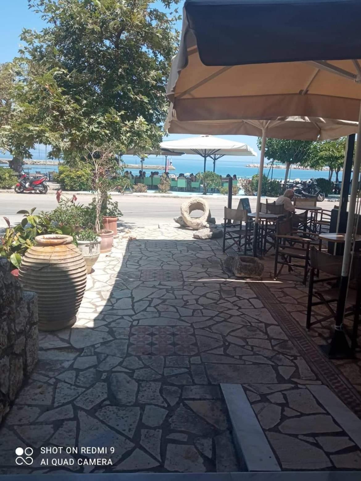 Vasilis Travlos Apartment بوروس المظهر الخارجي الصورة
